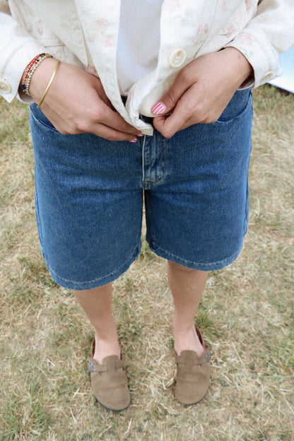 Short Lily